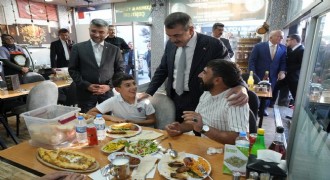 Bakan Tekin, Erzurum'da esnafla buluştu